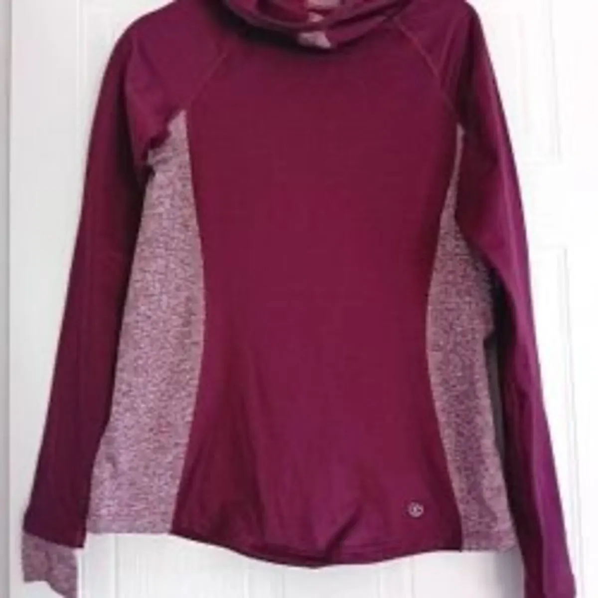 Ladies Sports Top Size S - Image 1