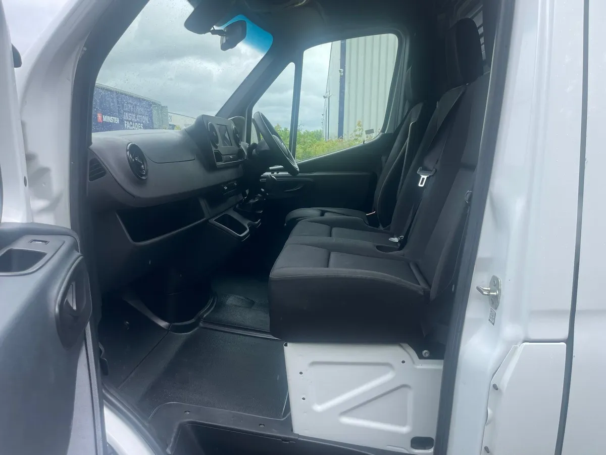 Mercedes-Benz Sprinter 2021 - Image 3