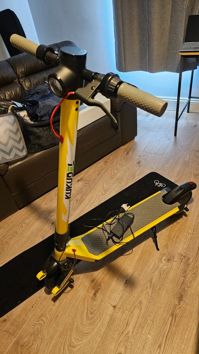 E Scooter - Image 1