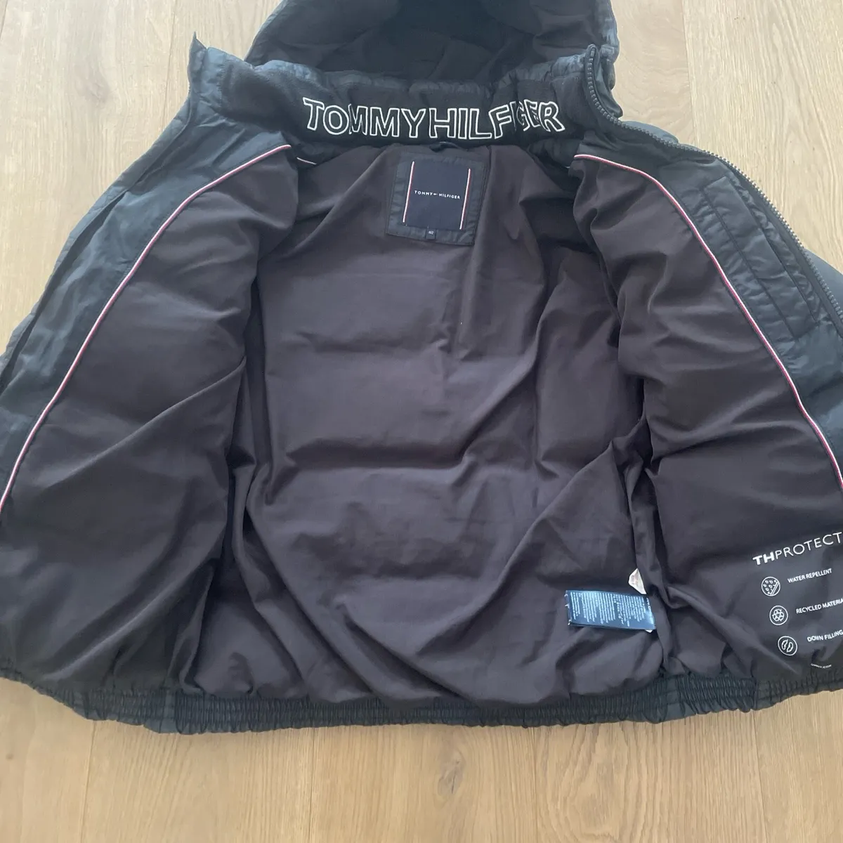 Kids black Timmy Hilfiger puffer jacket - Image 2