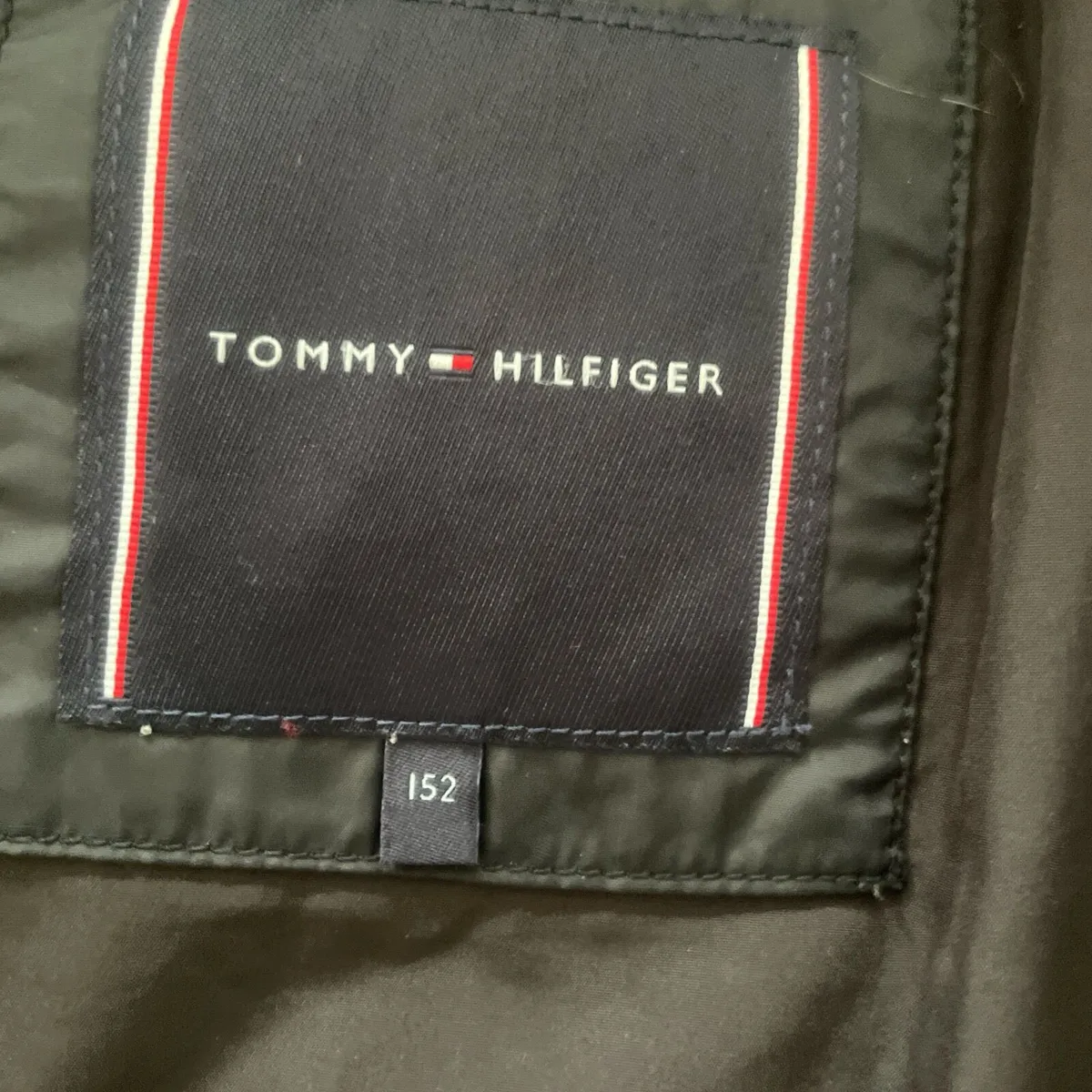 Kids black Timmy Hilfiger puffer jacket - Image 3