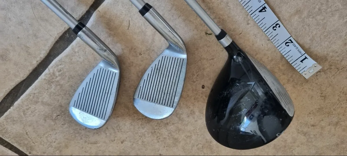 Kid's golf clubs and bag - Image 2