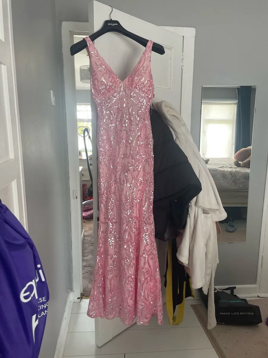 Beautiful pink sparkly ball dress - Image 1