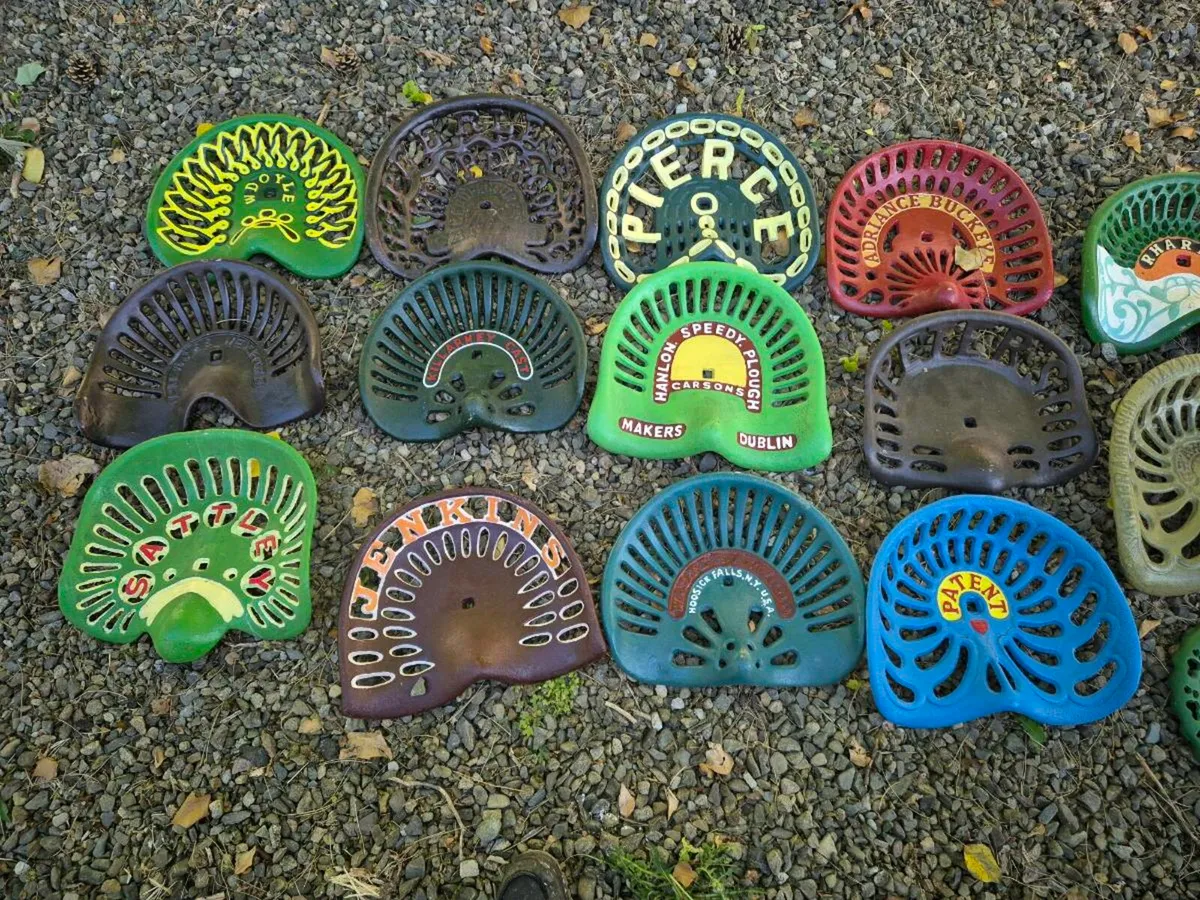 Beautiful selection of cast iron tractor seats - Image 2