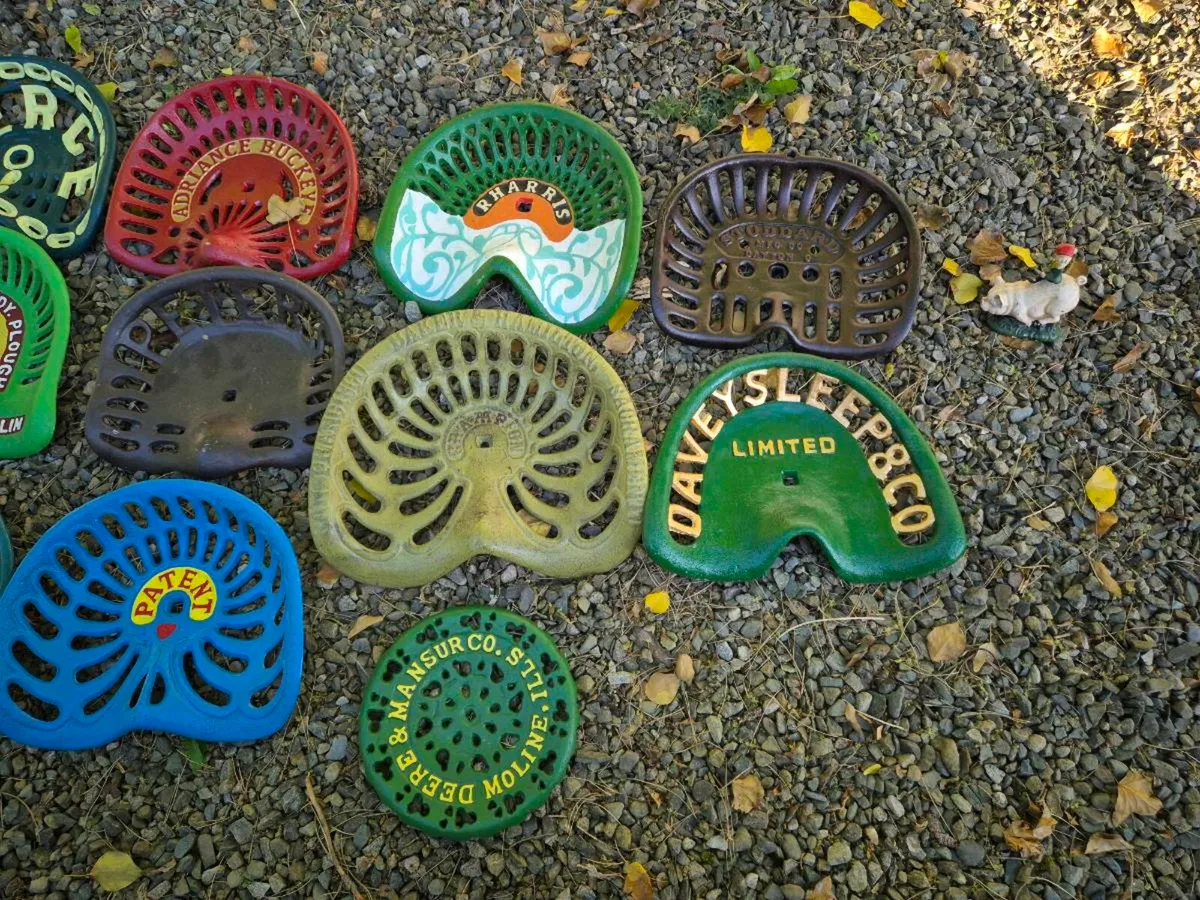 Beautiful selection of cast iron tractor seats - Image 3