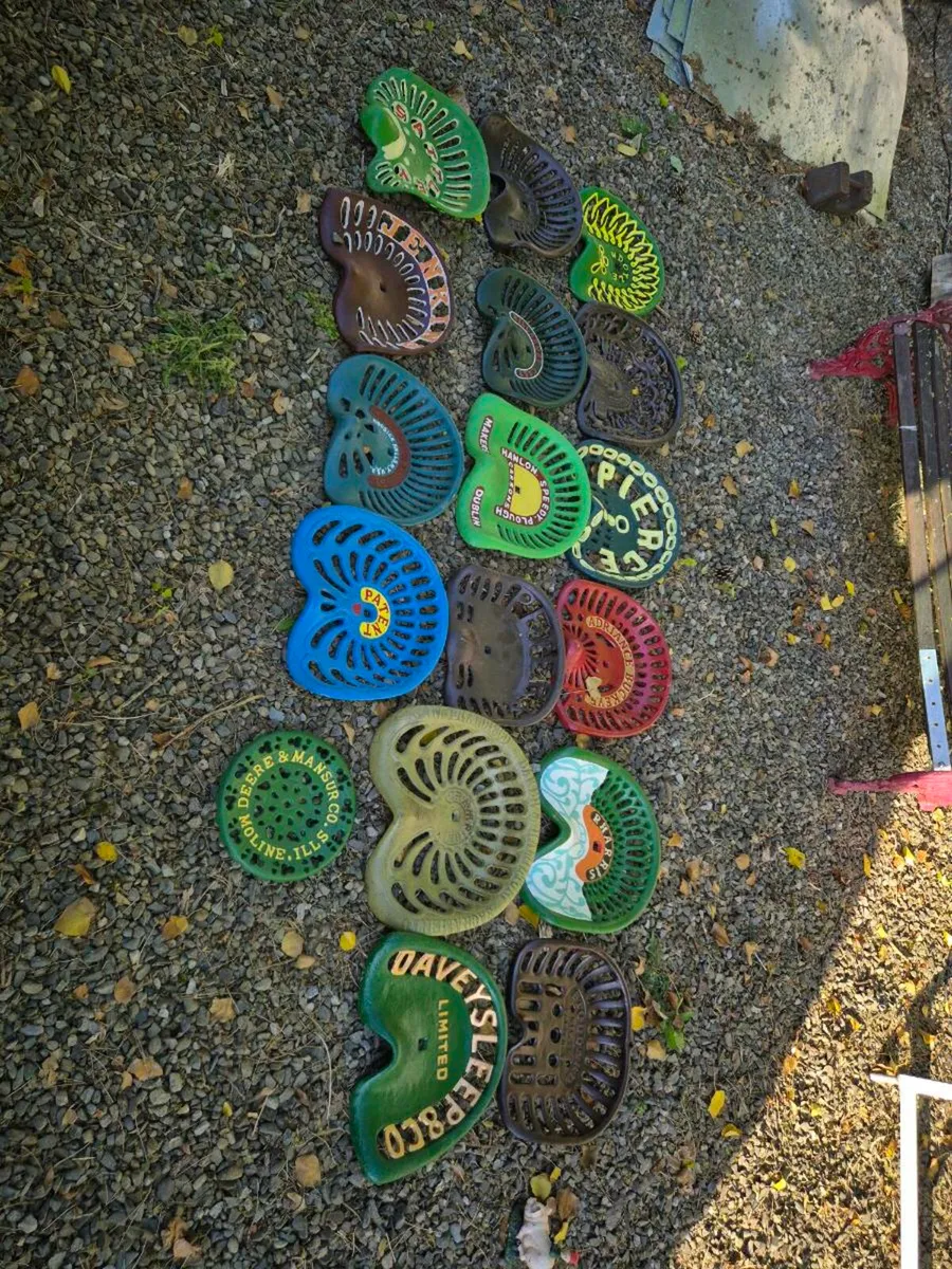 Beautiful selection of cast iron tractor seats - Image 4