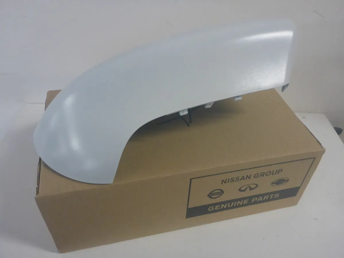 Nissan Qashqai right hand Mirror and Cover - Image 2