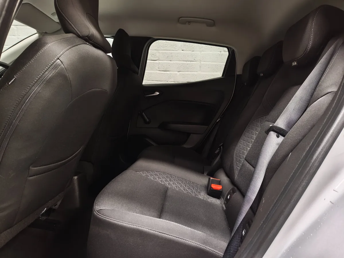 Renault Clio 2021 1.0 ICONIC SPEC EXTRAS IRISH CAR - Image 3