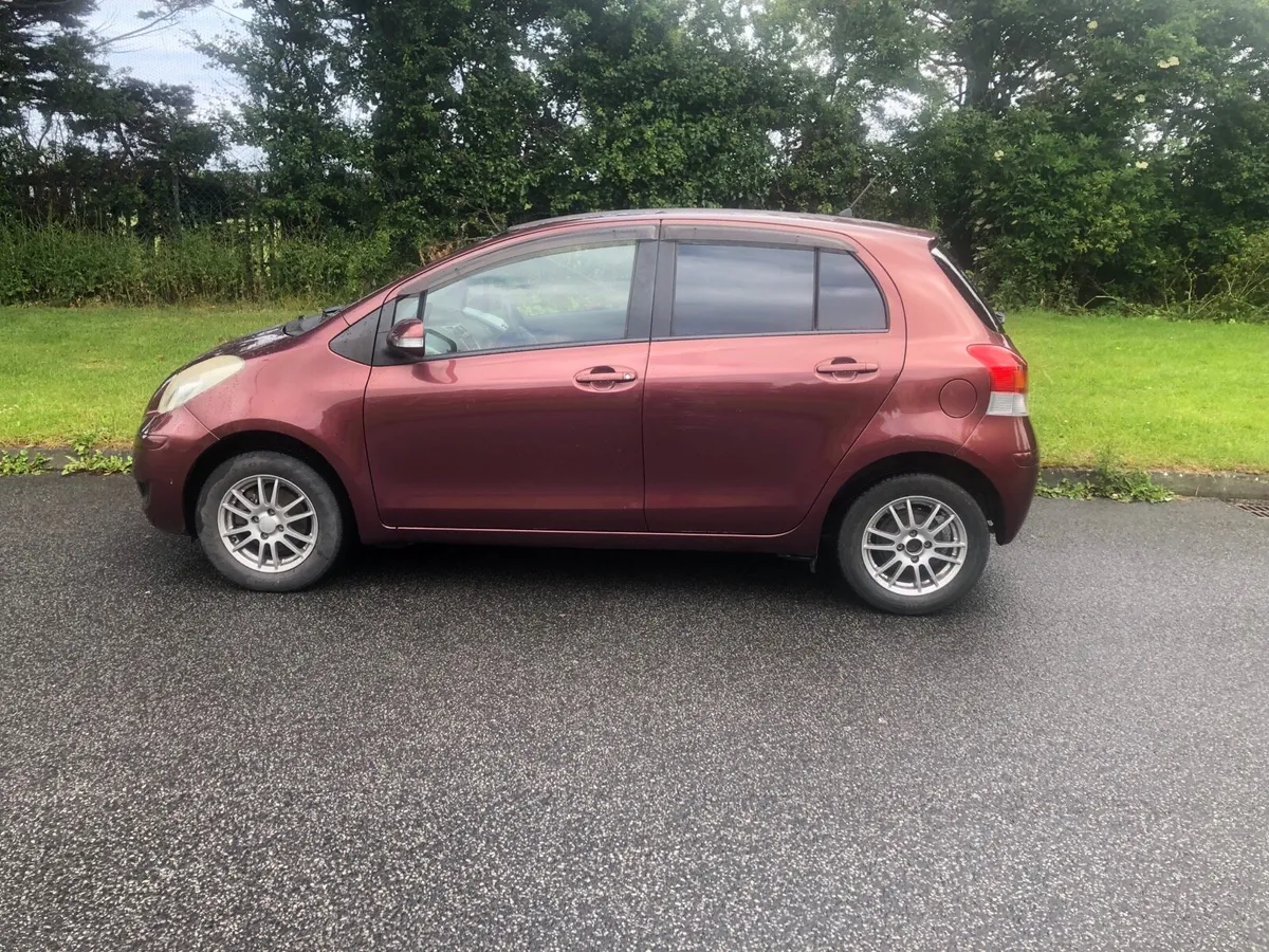 2010 toyota vitz automatic - Image 4