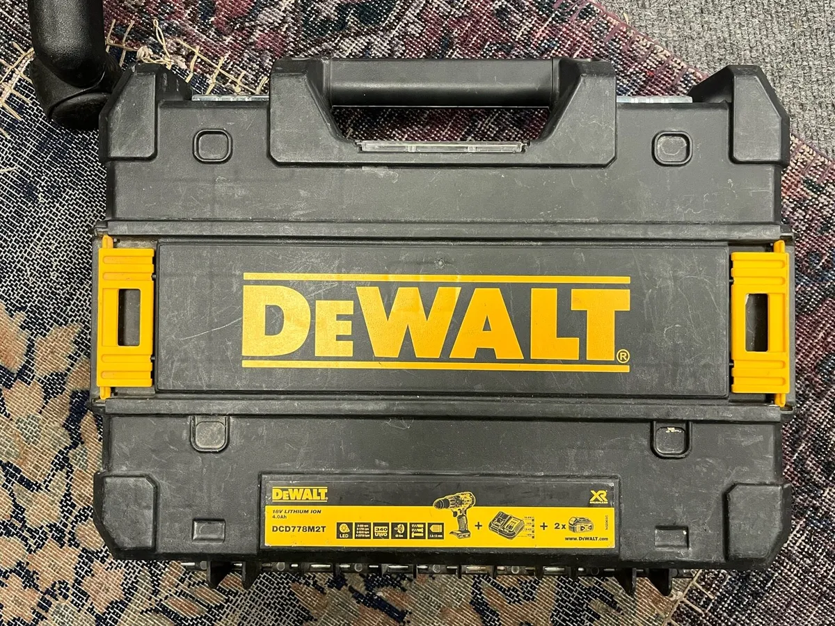 DeWalt 18v Drill & Charger - Image 3