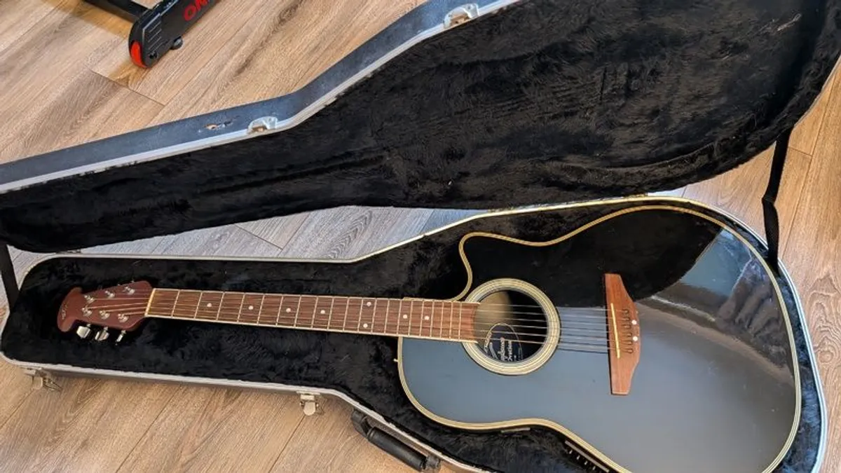 Ovation applause  - AE-136 with hard flight case - Image 2