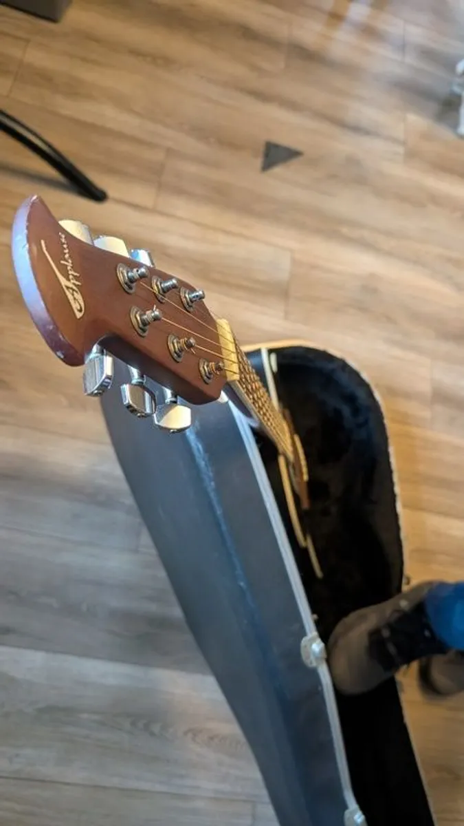 Ovation applause  - AE-136 with hard flight case - Image 3