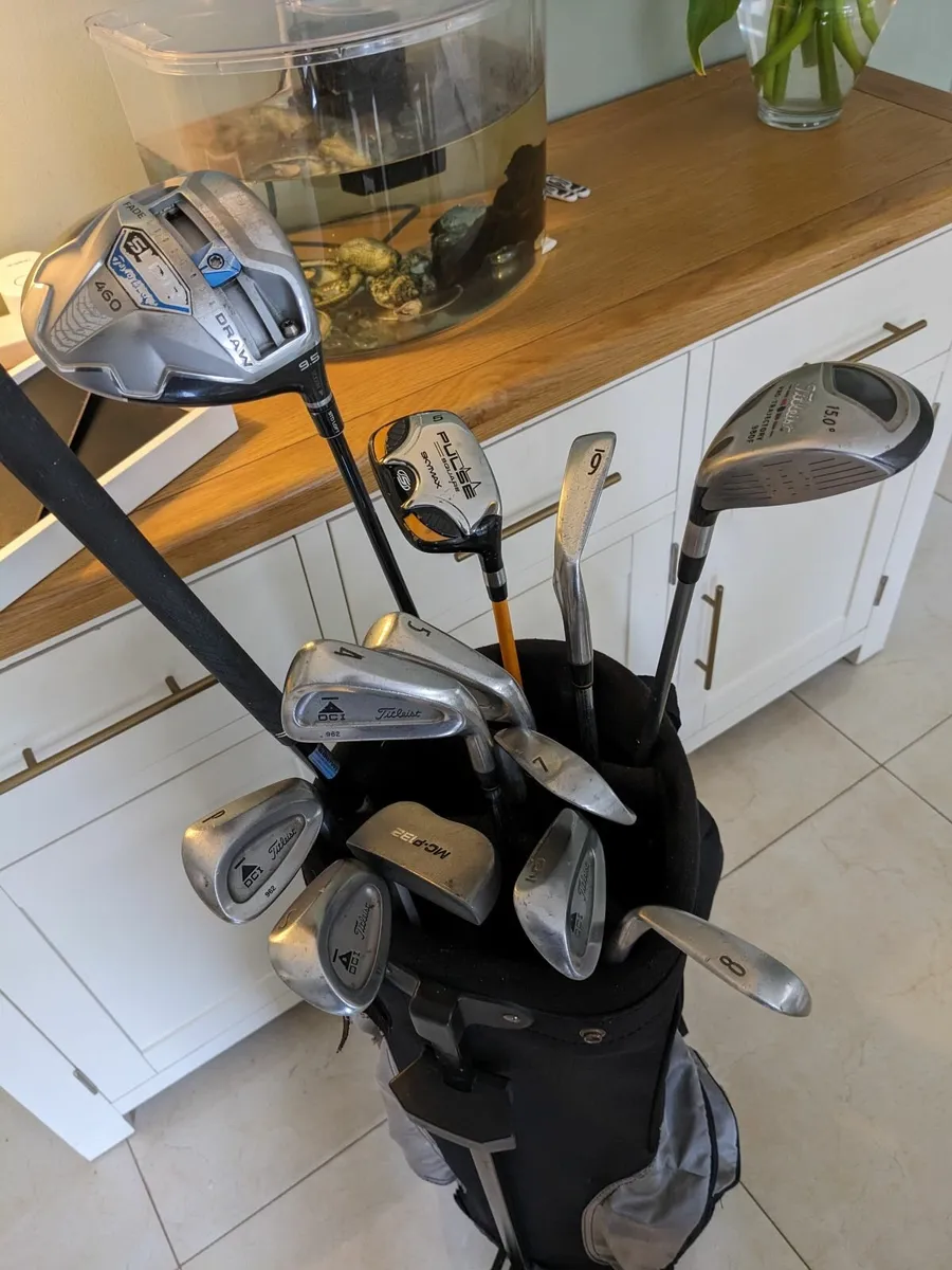 Titleist Irons, TM Driver, Woods. & Golf Bag. - Image 2