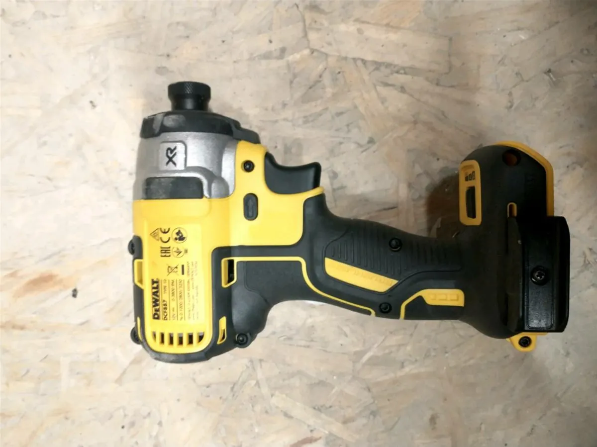 DeWalt impact drill DCF887 - Image 2