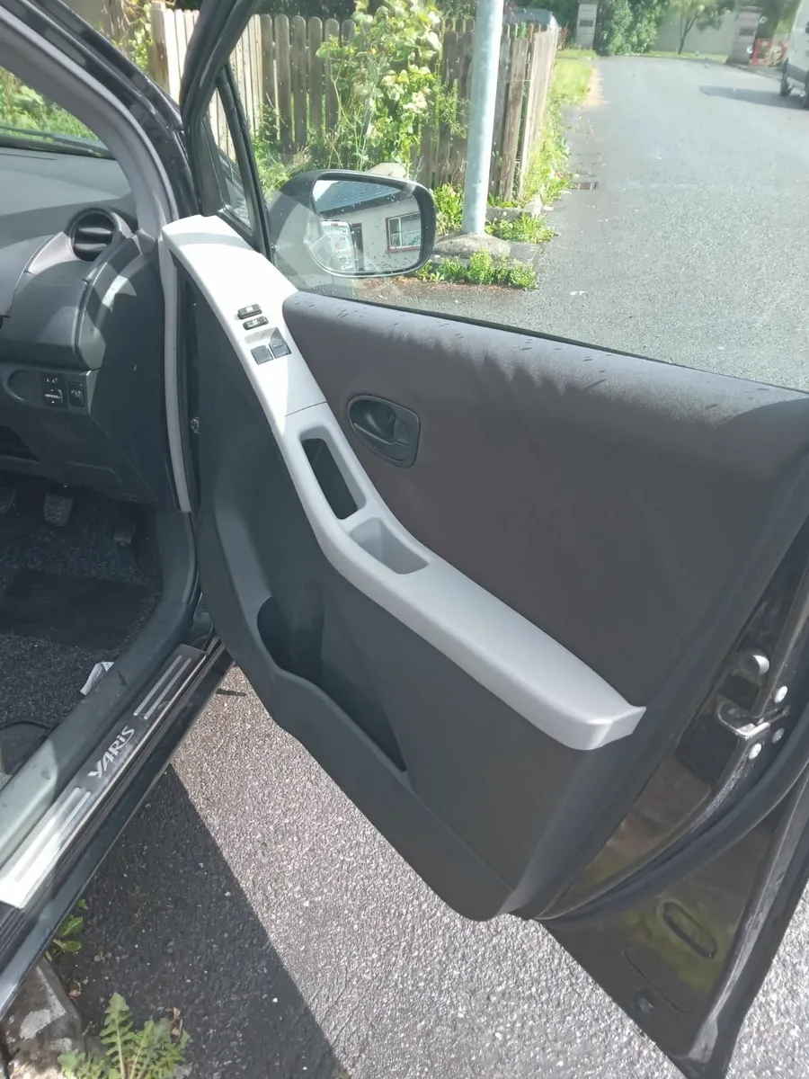 Toyota Yaris 2006 - Image 1