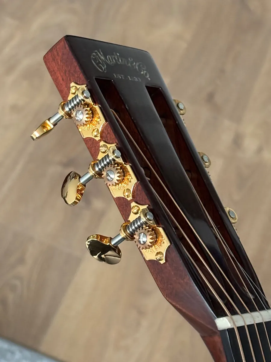 Martin 012-28 Modern Deluxe (2023) - Image 2