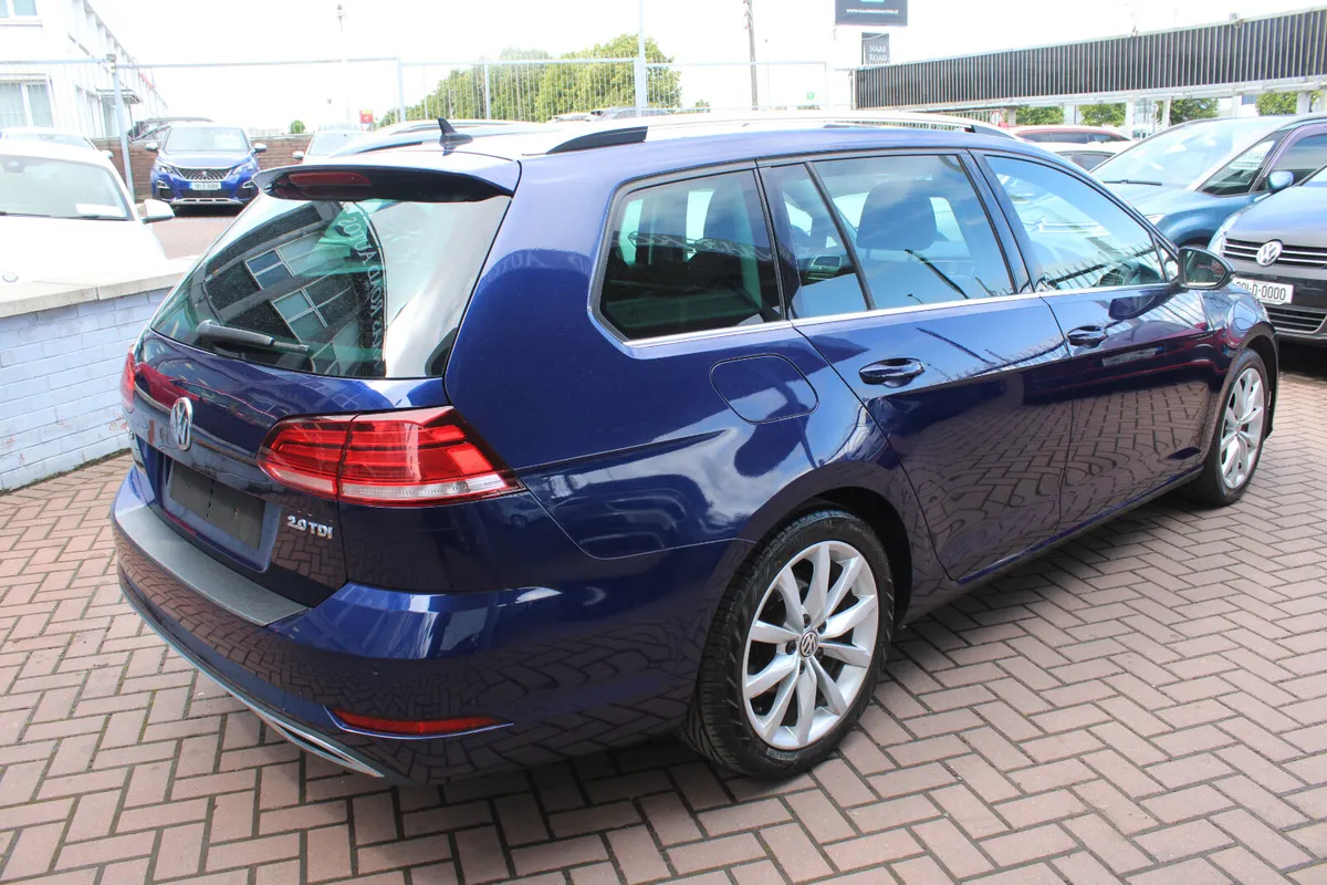 VOLKSWAGEN GOLF 2.0TDI GT-LINE 5DR ESTATE  AUTO - Image 4