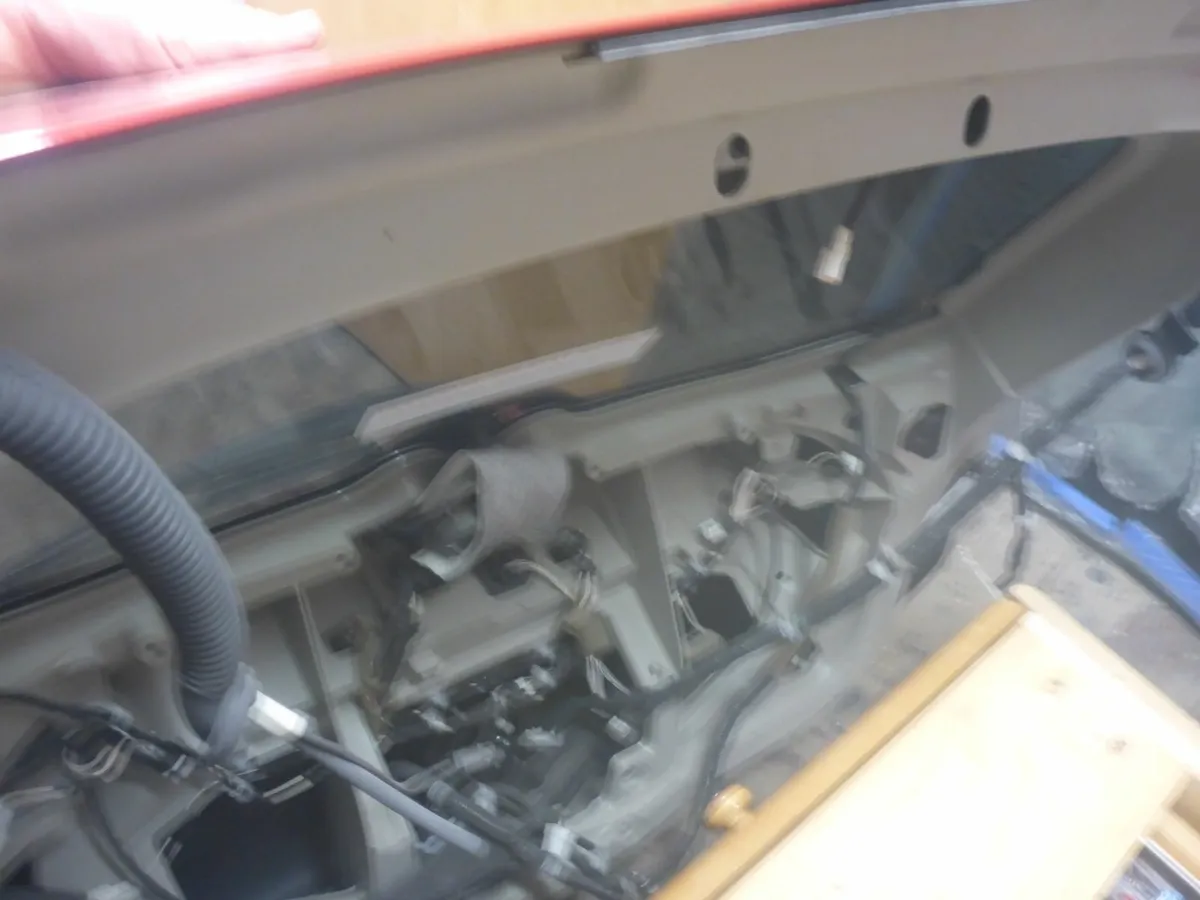 Nissan X trail Complete tailgate - Image 3