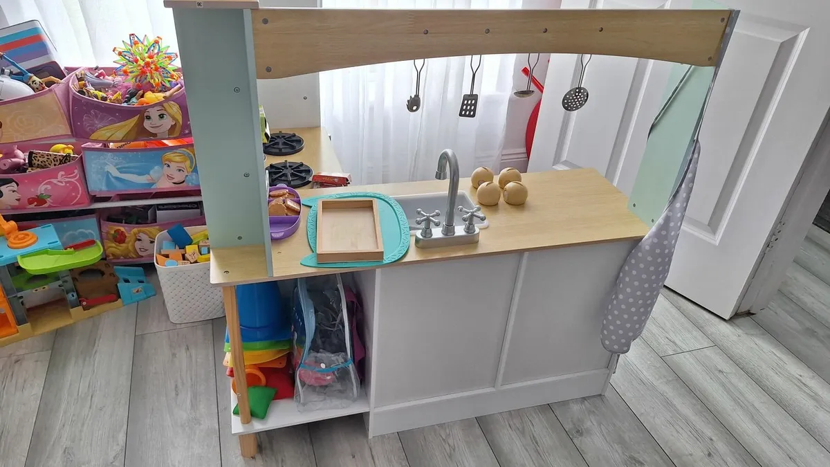Play Kitchen - Image 2