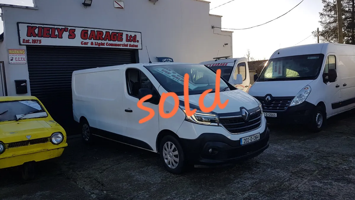 Renault Trafic 202D LWB AS NEW VAT INVOICE - Image 1