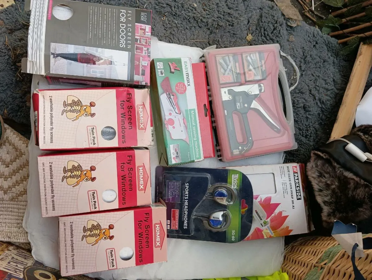 All new ,glue gun, staple gun window fly screns - Image 1