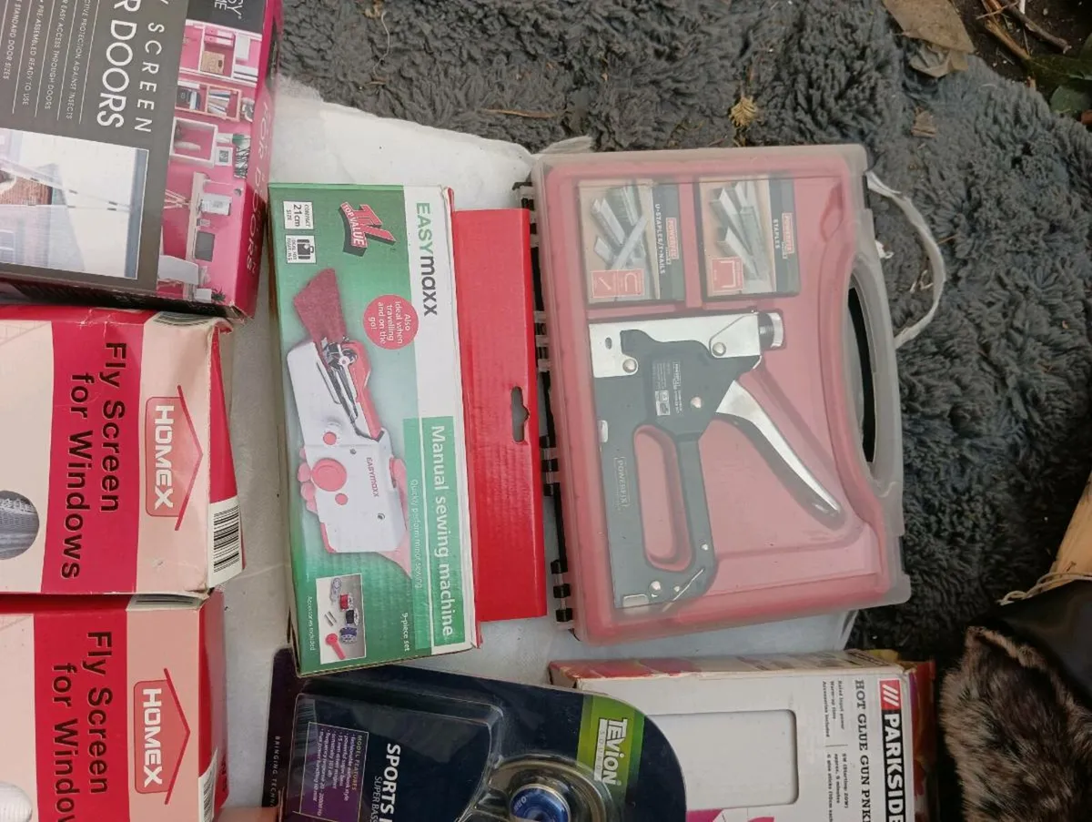 All new ,glue gun, staple gun window fly screns - Image 2