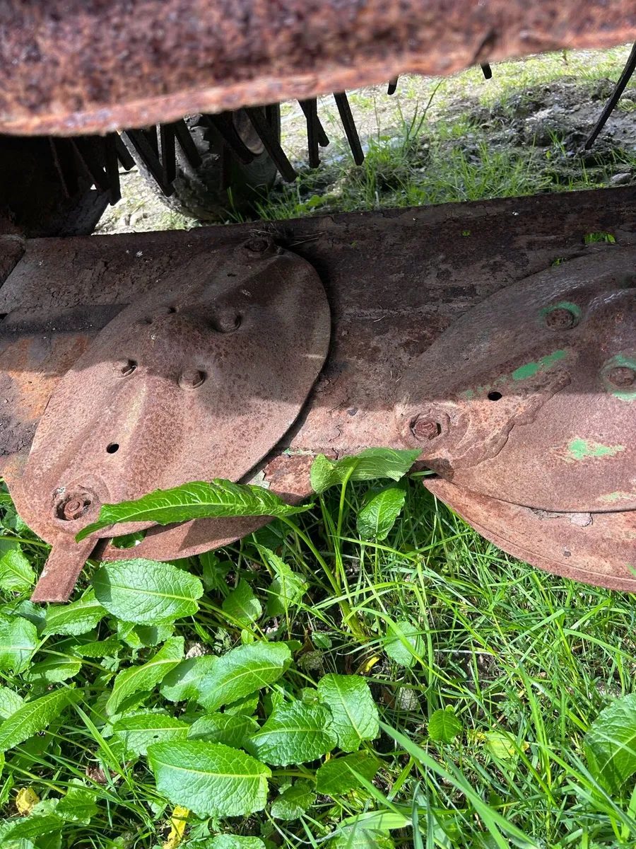 John Deere mower for breaking - Image 4