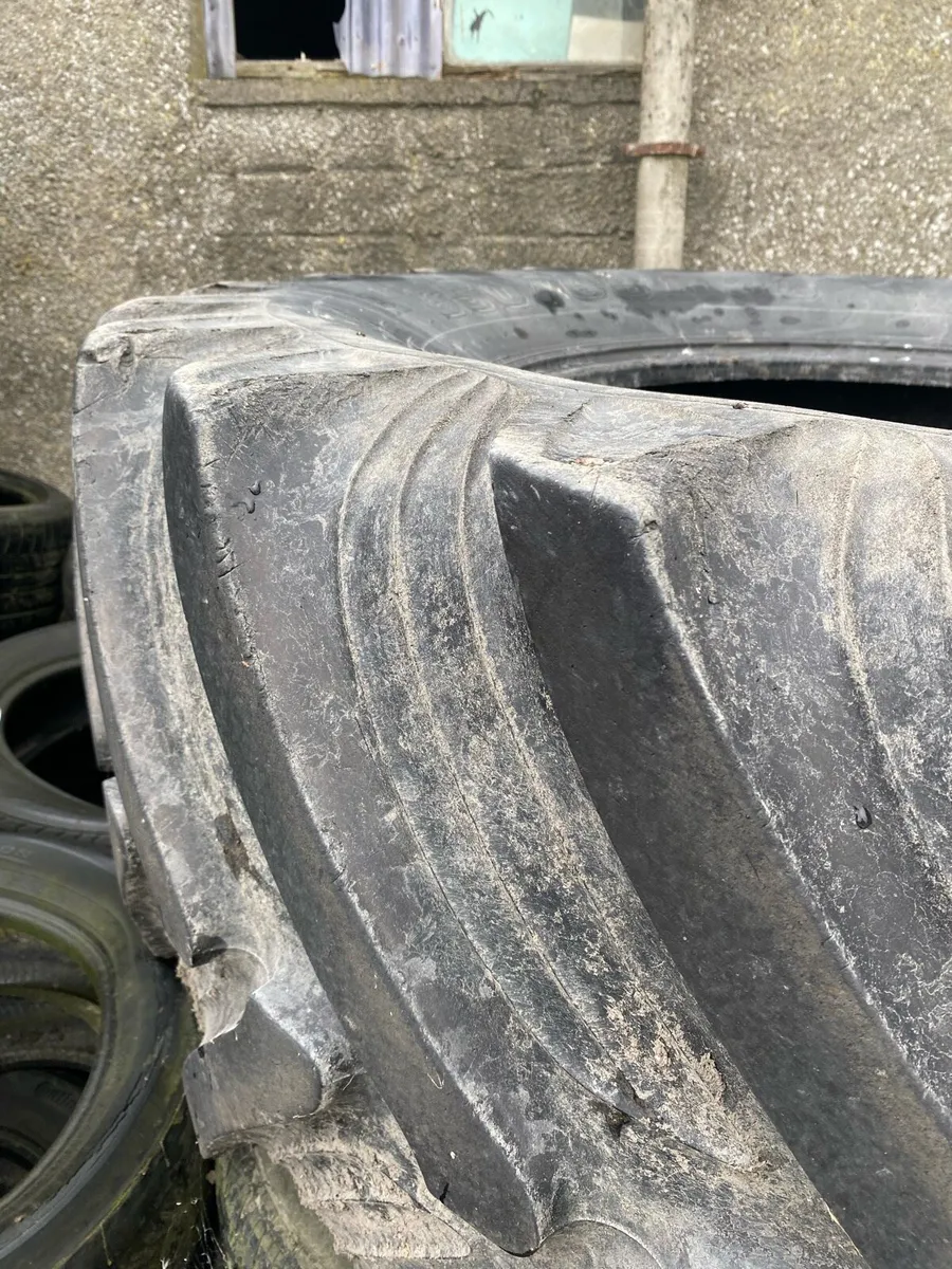 650/65R38 Tyre - Image 2