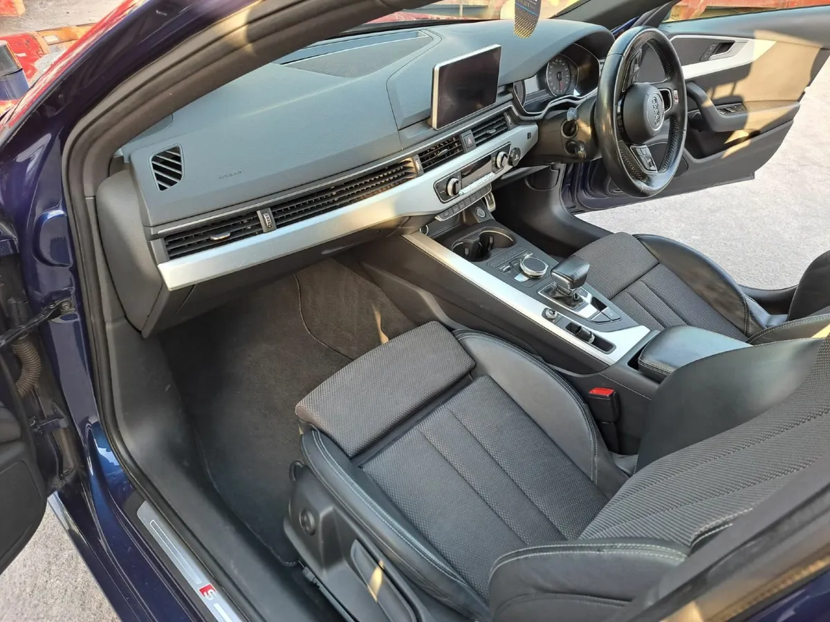 Audi A4 2017 - Image 2