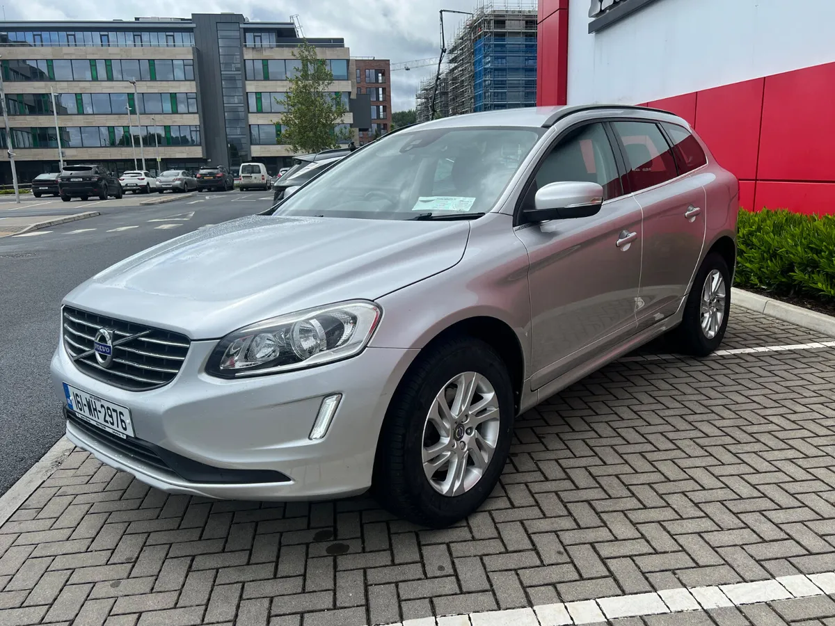 Volvo XC60 2016 FSH - Image 3