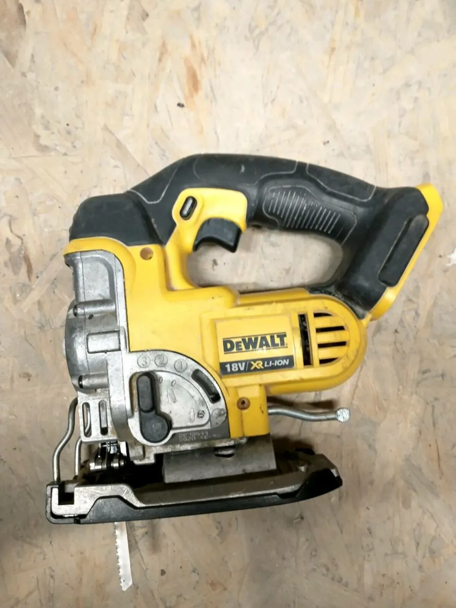DeWalt Jig Saw DCS331 - BARE UNIT - Image 2