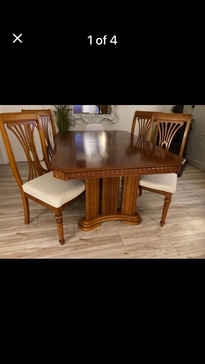 Table & 4 chairs - Image 1