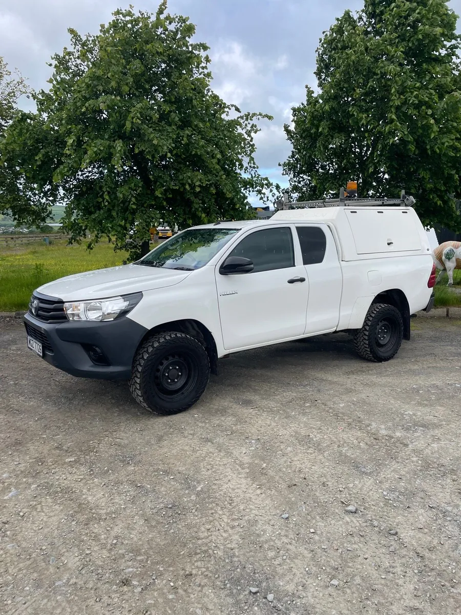 Toyota Hilux - Image 4