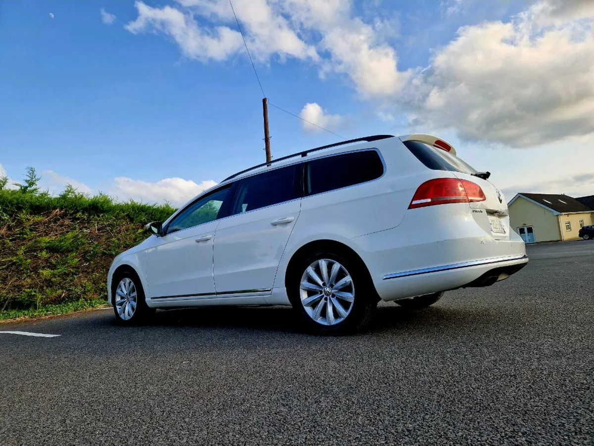MINT VW PASSAT ESTATE 2.0TDI 140BHP HIGHLINE - Image 4