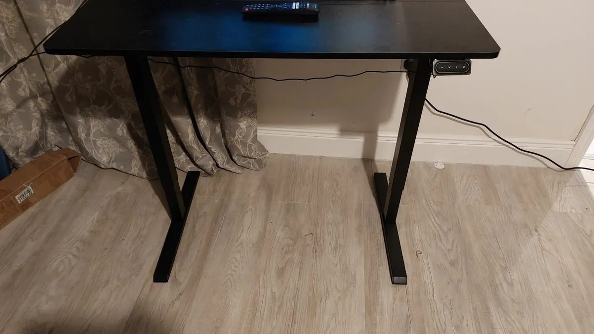 Stand Up Desk, Motorised, 100x60cm - Image 1