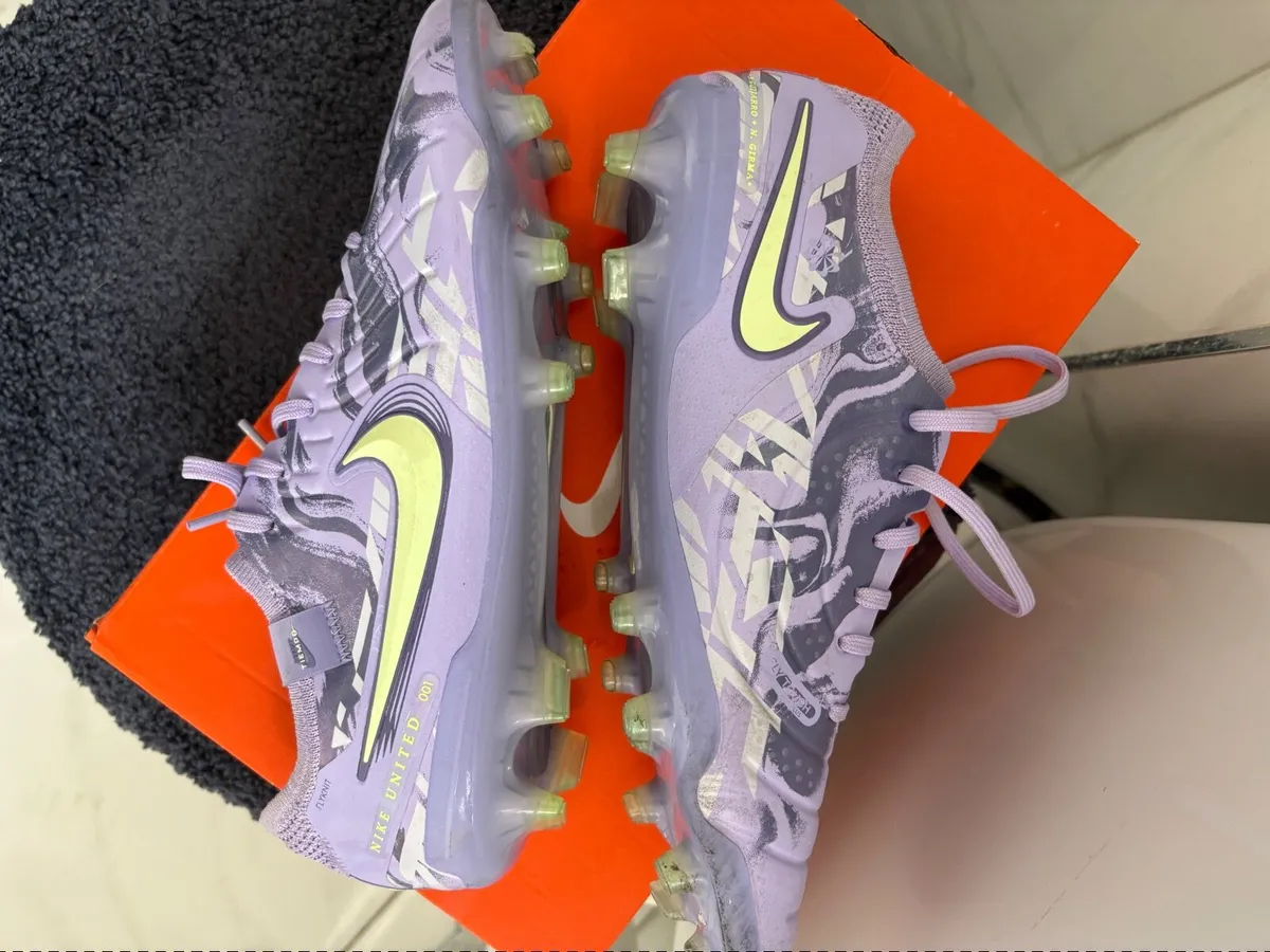 Football boots - Image 2