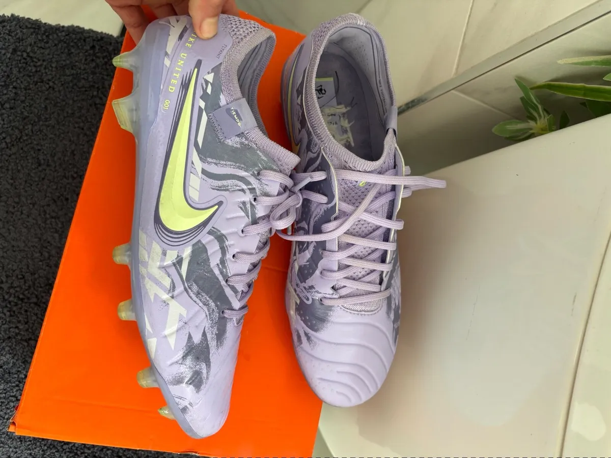 Football boots - Image 4