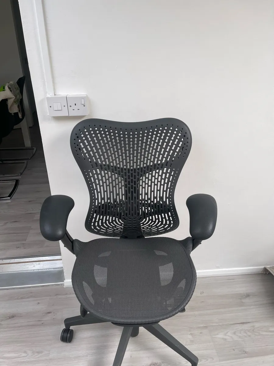 Herman Miller Mirra 2 Office Chair - Image 2