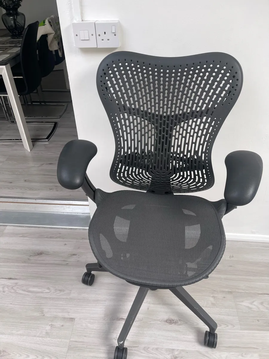 Herman Miller Mirra 2 Office Chair - Image 4