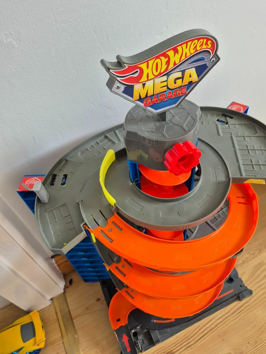 Hot wheels garage - Image 2