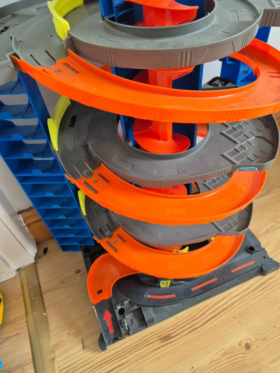 Hot wheels garage - Image 3
