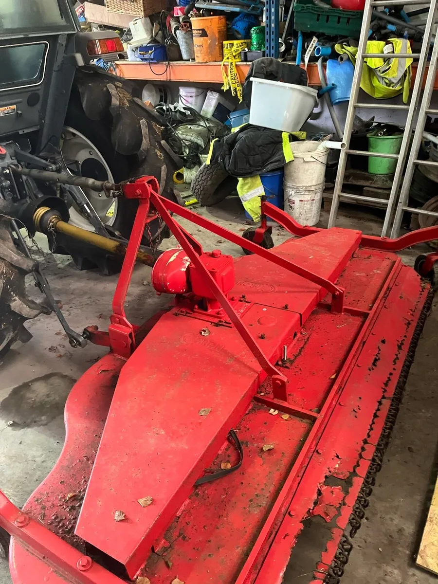 Finishing mower - Image 1