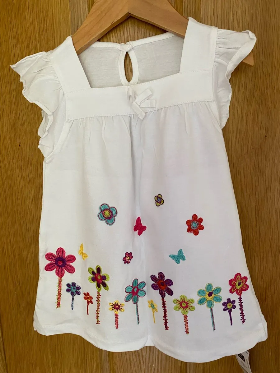 Girl’s White Embroidered Floral Brand New Top - Image 3