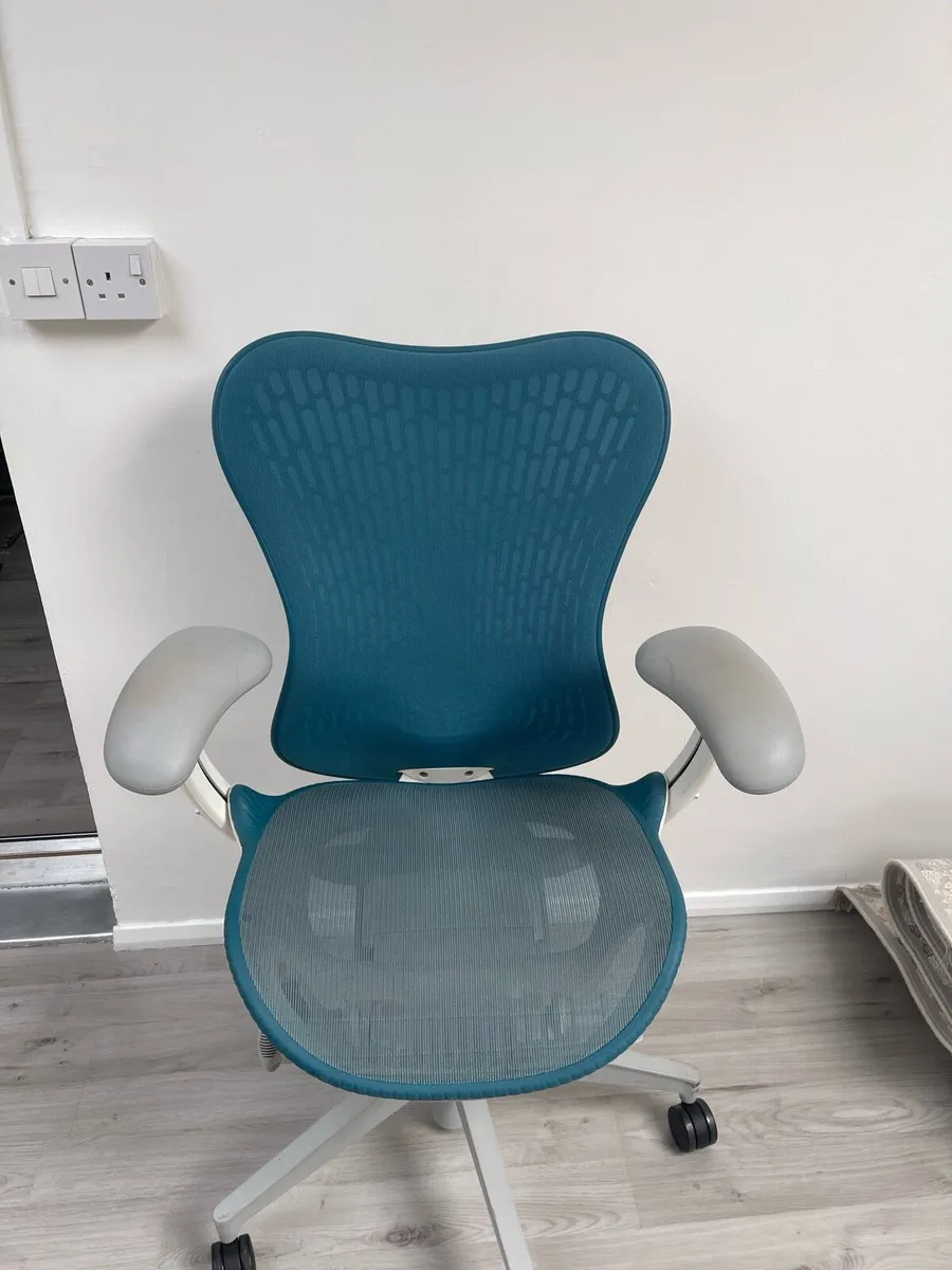 Herman Miller Mirra 2 Office Chair - Image 2