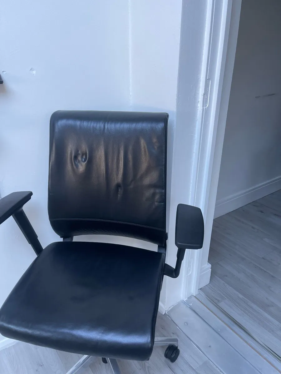 Steelcase Think V1 Office Chair - Image 3