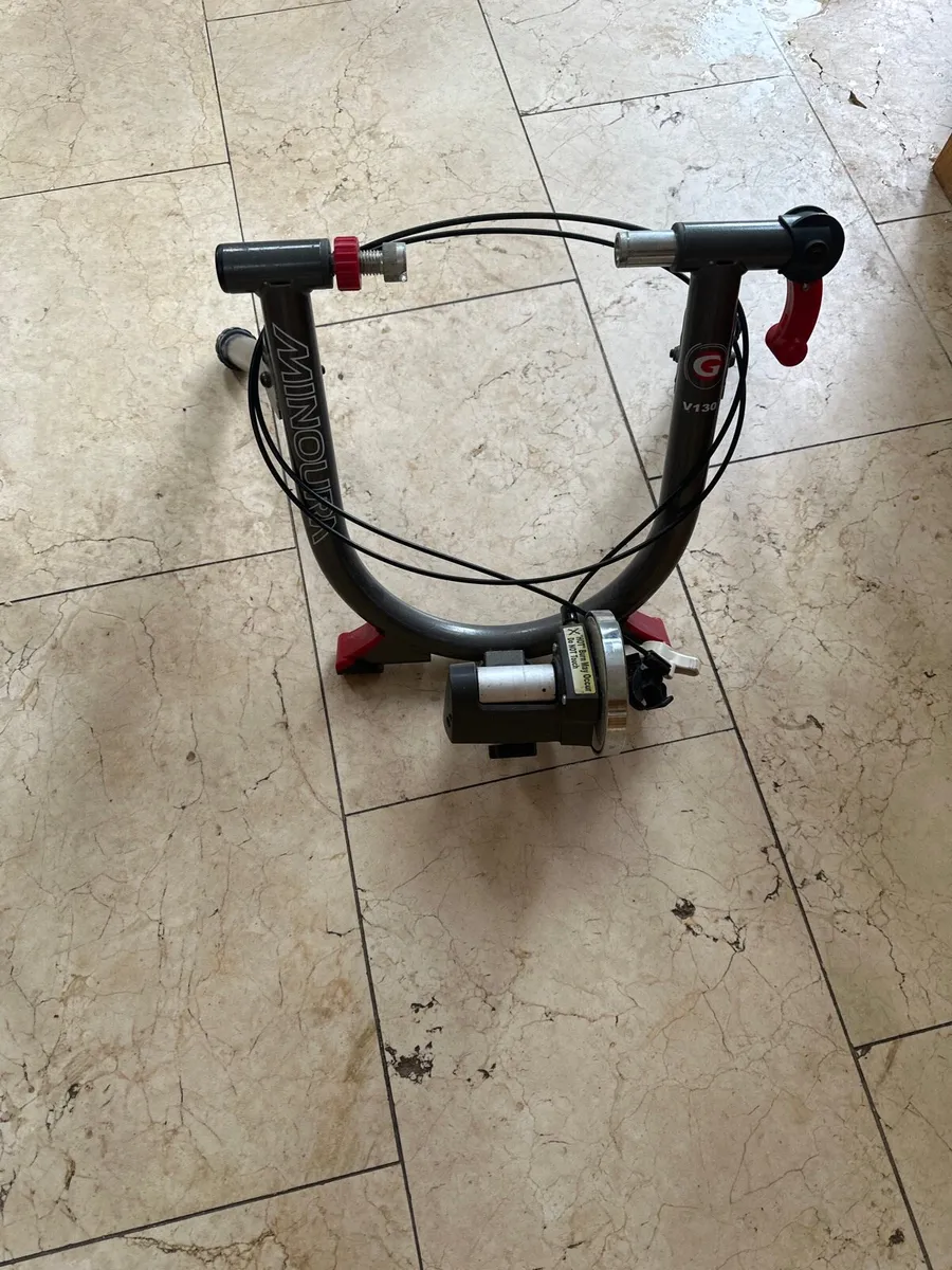 Minoura V130 Bike Trainer