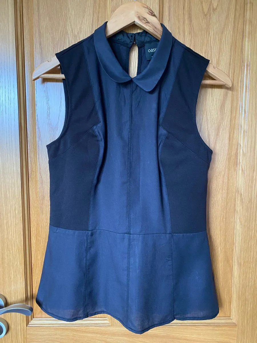 Brand new Women’s Oasis Peplum Black Top - Image 3