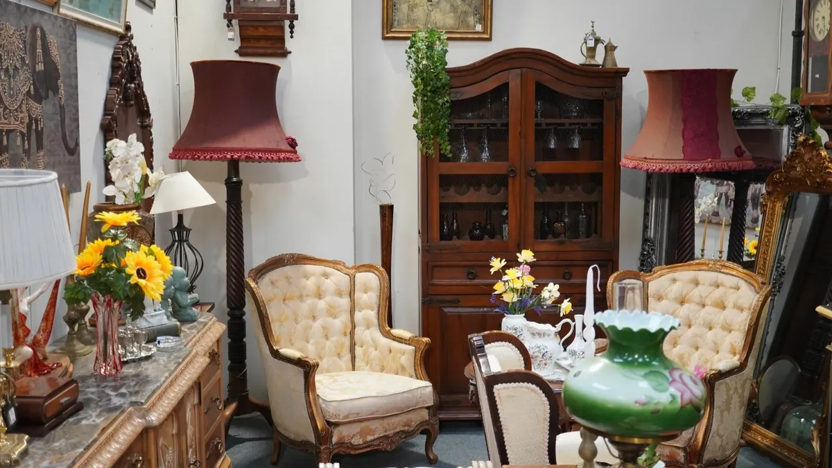 🛋️ Pair of Vintage Floor Lamps – 187 cm Tall - Image 1