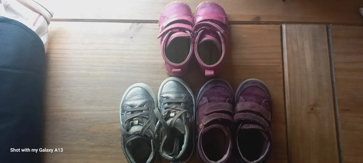 Girls shoes