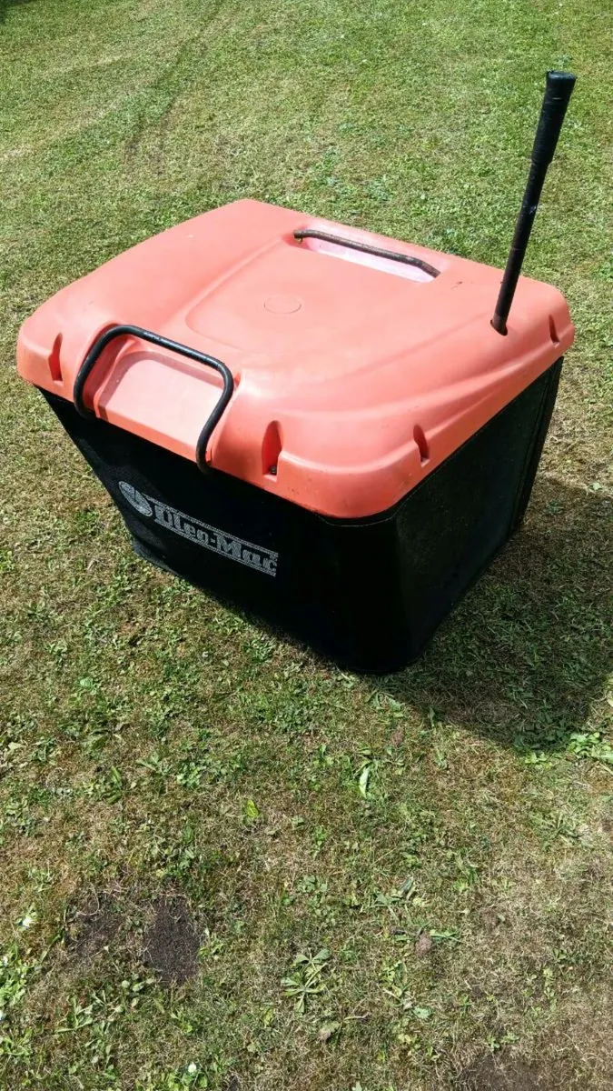 Oleo Mac same as Castlegarden grassbox - Image 1